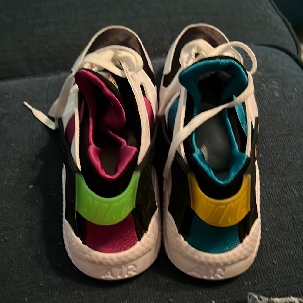 Never worn, no box Nike air mens shoes DM8152-100
